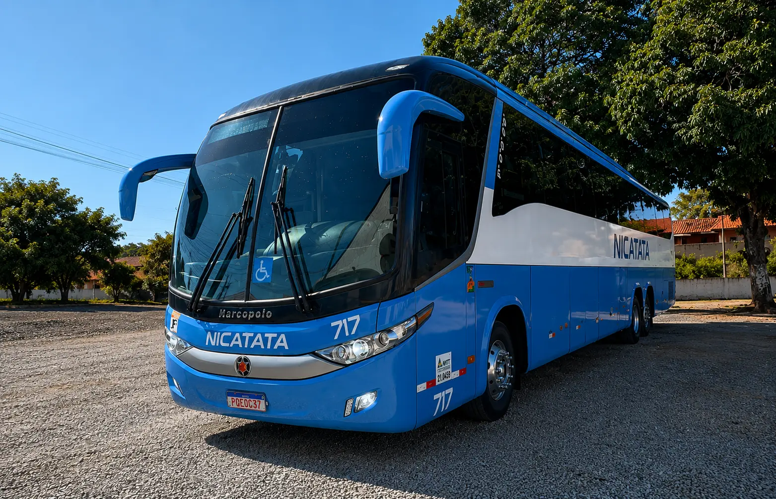 Ônibus da Nicatata Transportes em serviço de fretamento
